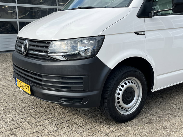 Vehicle Image 28
