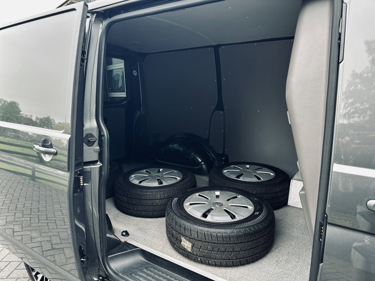 Vehicle Image 31
