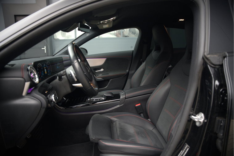 Vehicle Image 25