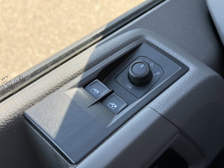 Vehicle Image 26