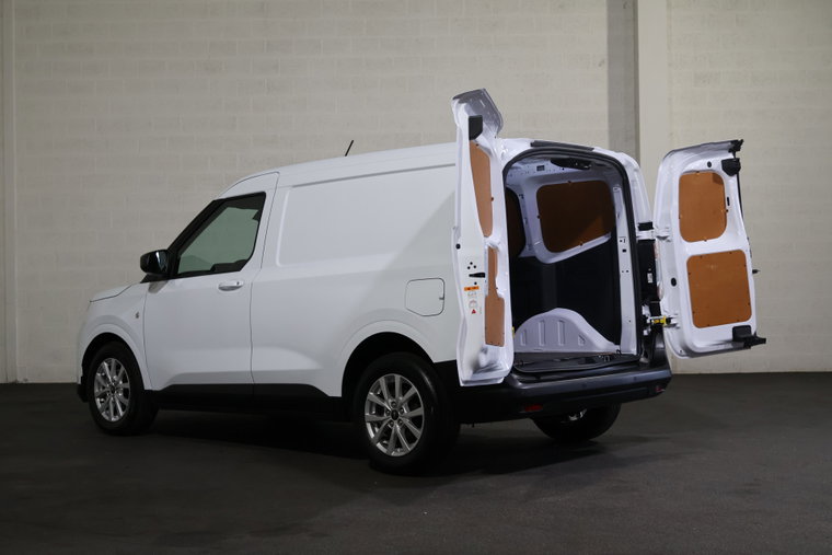 Vehicle Image 12