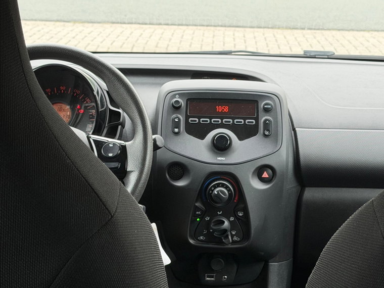 Vehicle Image 13