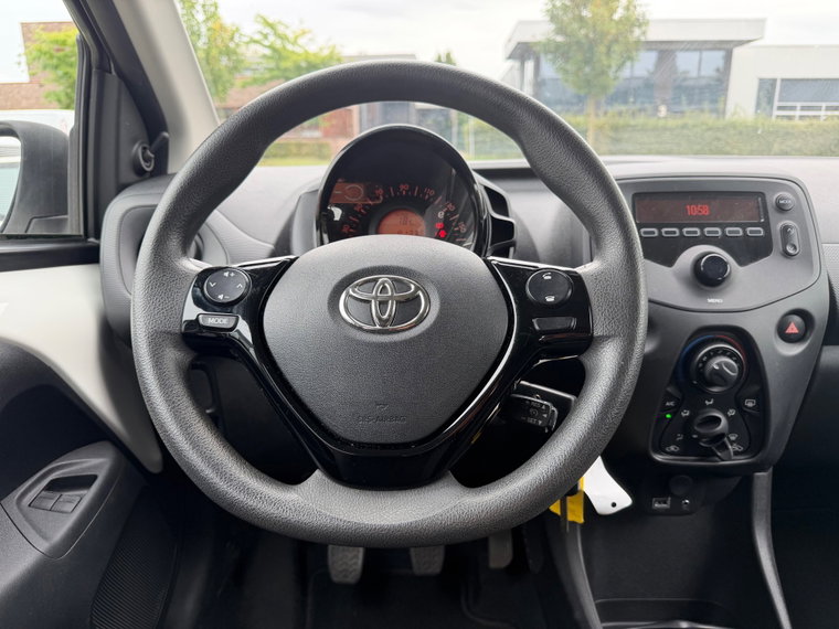 Vehicle Image 17