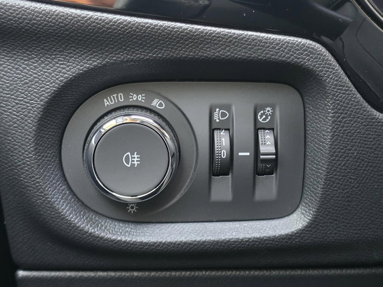 Vehicle Image 28