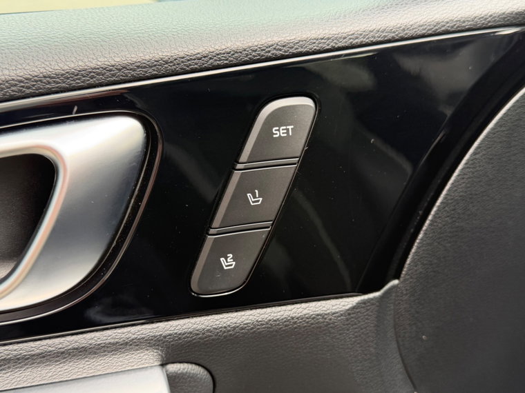Vehicle Image 48