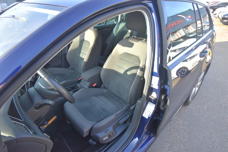 Vehicle Image 26
