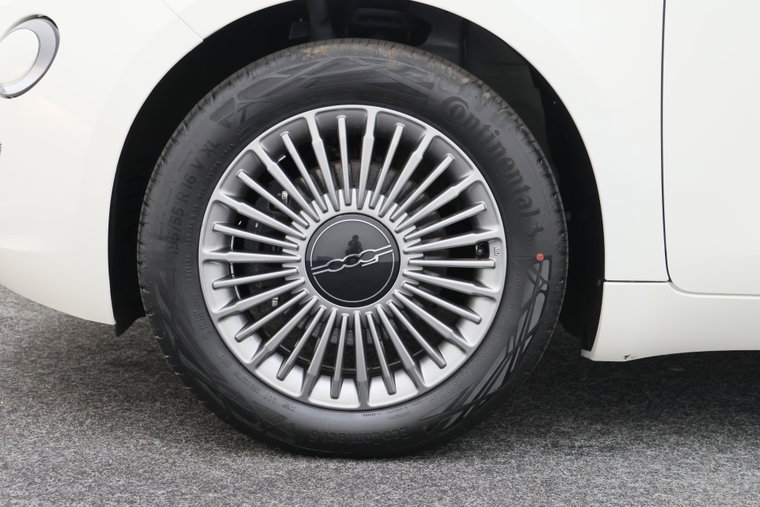 Vehicle Image 22