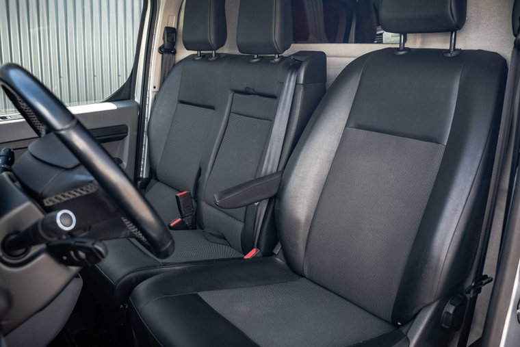 Vehicle Image 12