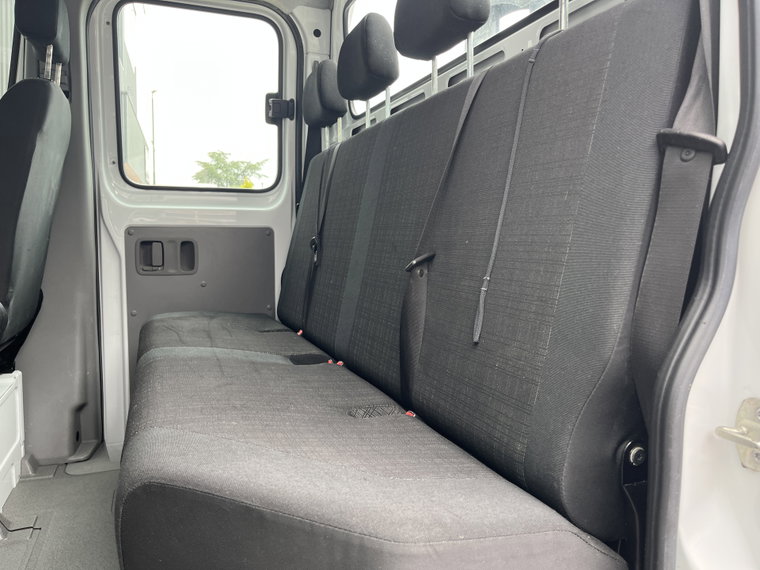 Vehicle Image 32