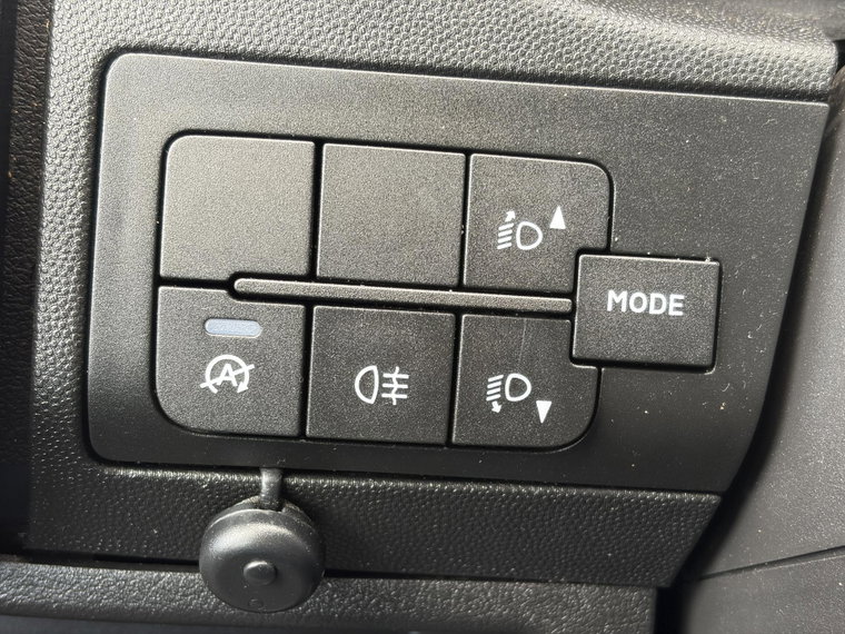 Vehicle Image 27