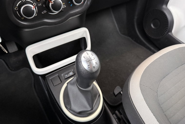 Vehicle Image 24