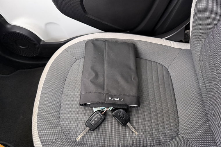 Vehicle Image 25