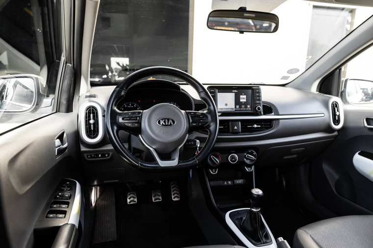 Vehicle Image 15