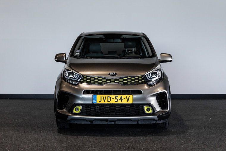 Vehicle Image 8