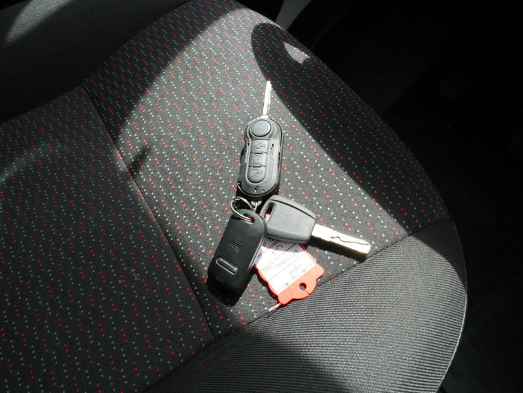 Vehicle Image 16