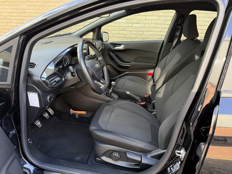 Vehicle Image 18