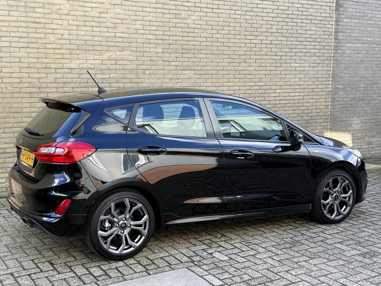 Vehicle Image 32