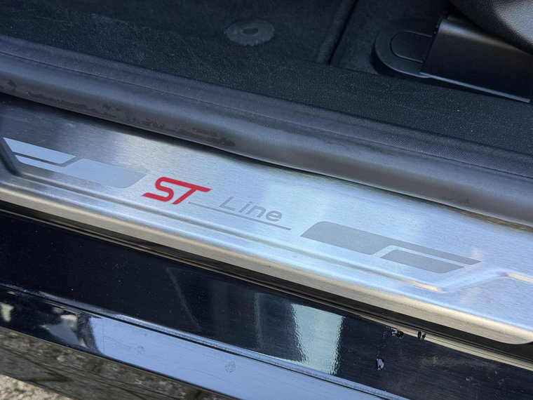 Vehicle Image 42