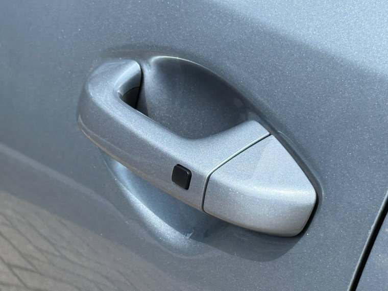 Vehicle Image 22