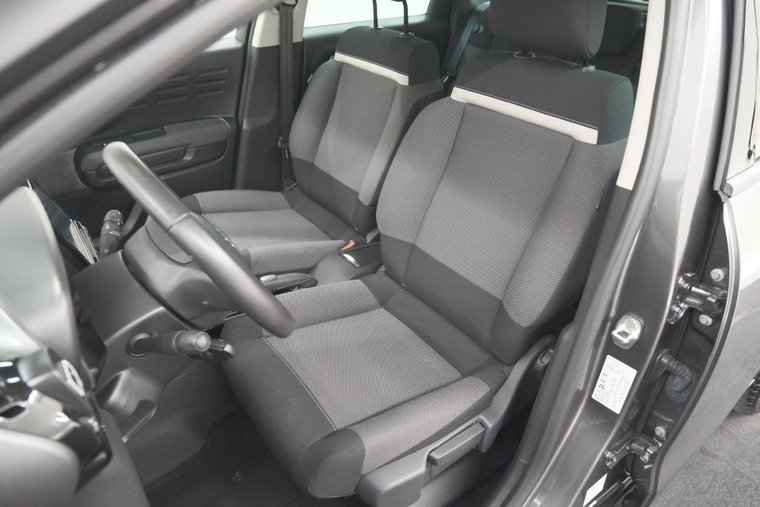 Vehicle Image 19