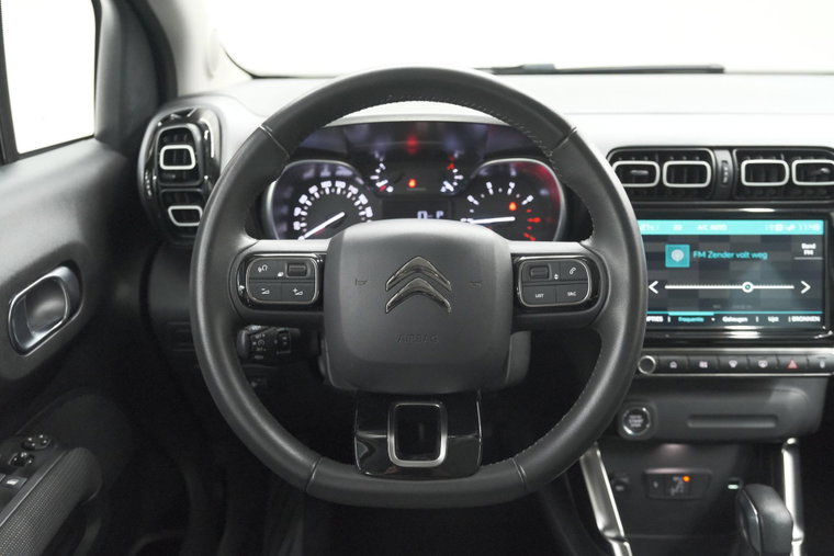 Vehicle Image 24