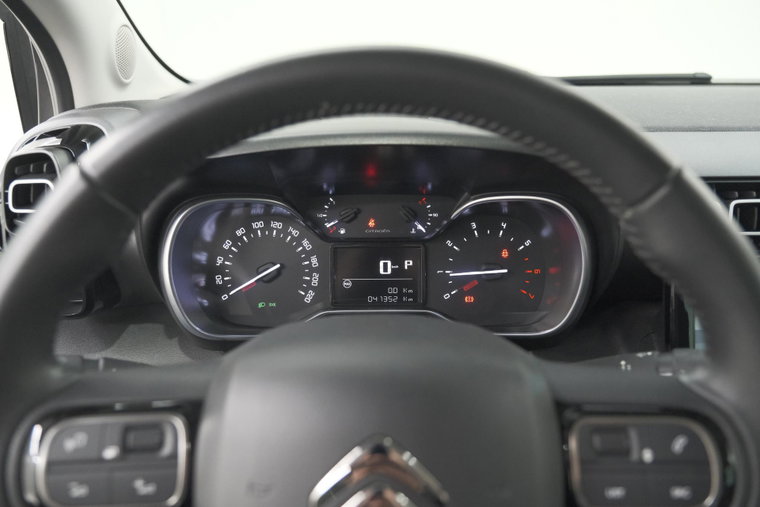 Vehicle Image 26