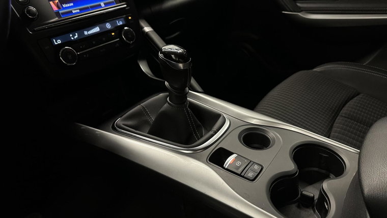 Vehicle Image 25