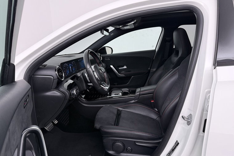 Vehicle Image 23