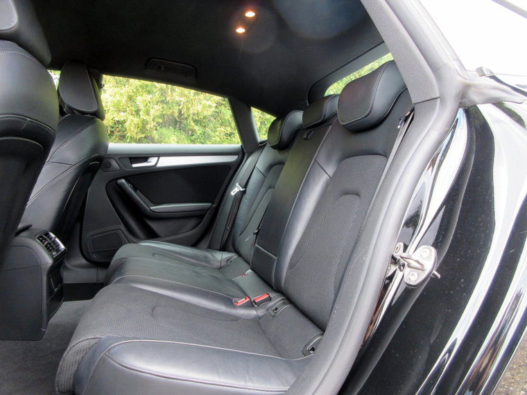 Vehicle Image 16