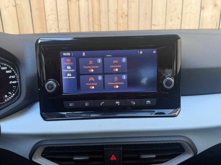 Vehicle Image 21