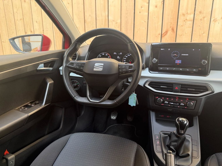 Vehicle Image 25