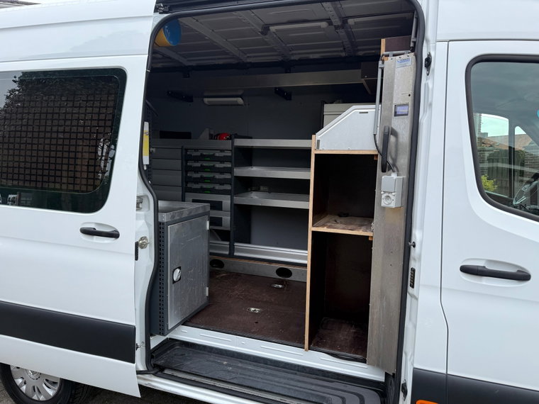 Vehicle Image 22