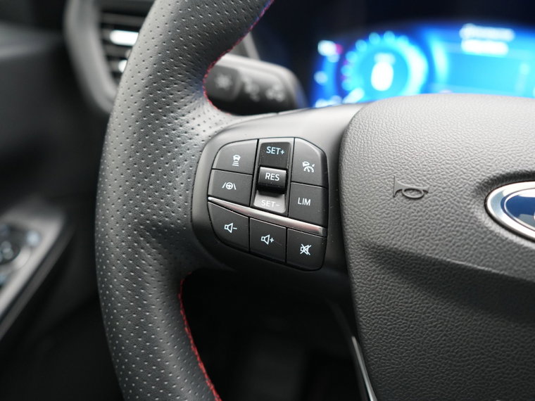 Vehicle Image 28