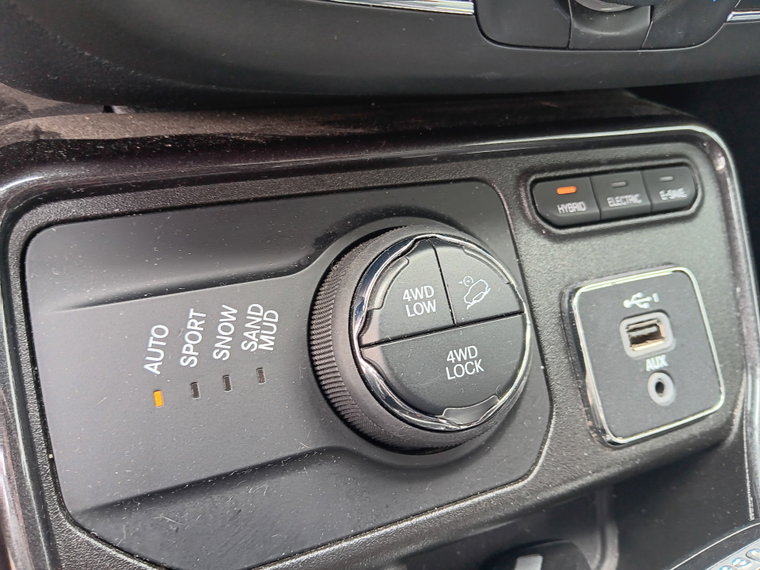 Vehicle Image 24