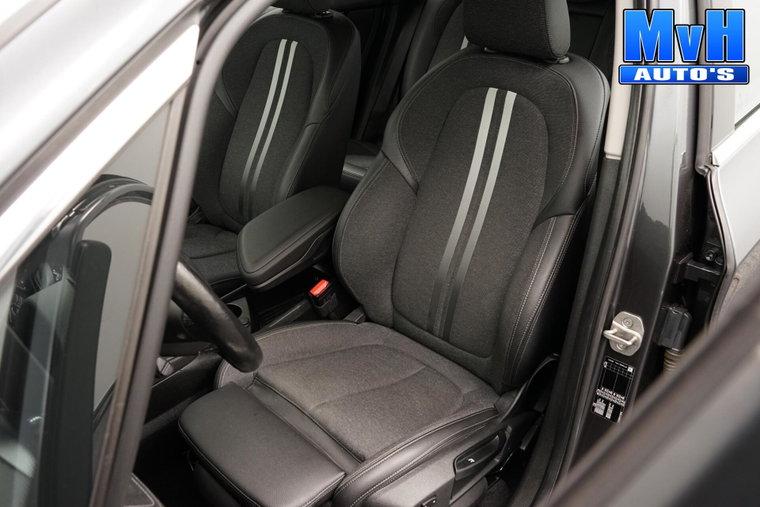 Vehicle Image 45