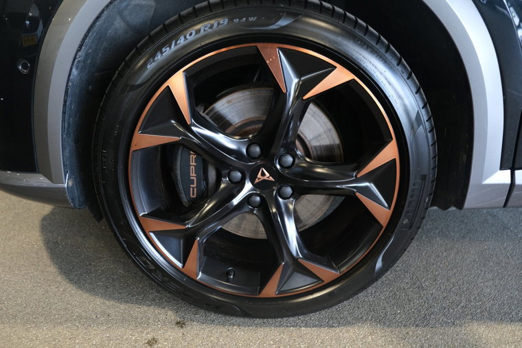 Vehicle Image 17