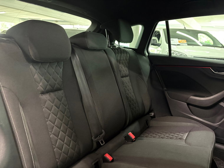 Vehicle Image 31