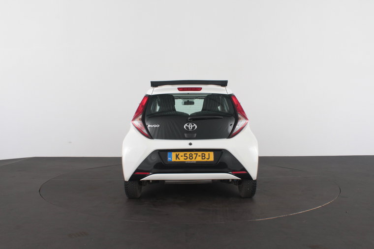 Vehicle Image 21