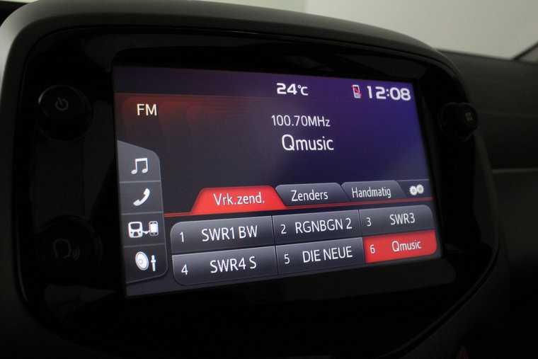 Vehicle Image 11