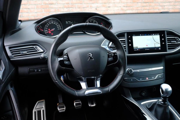 Vehicle Image 14