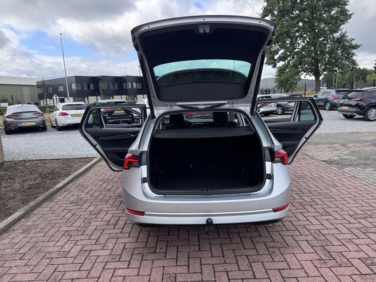Vehicle Image 26