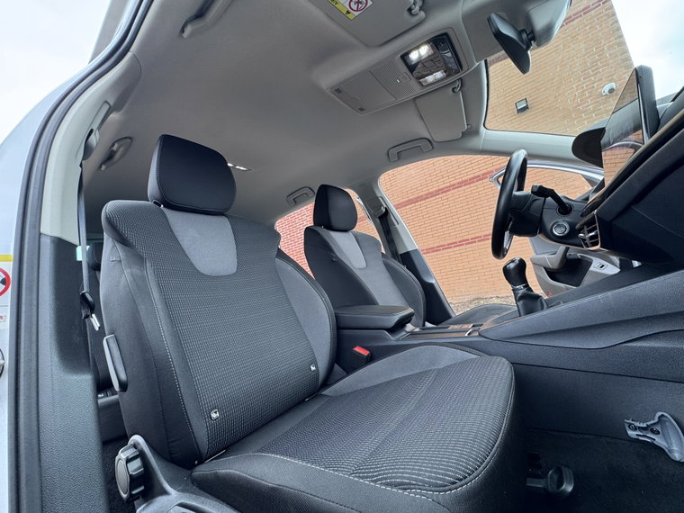 Vehicle Image 35