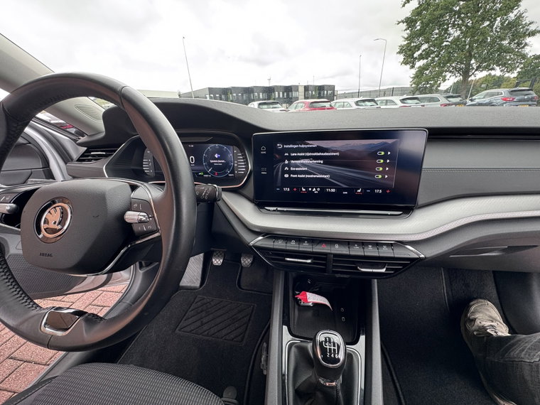 Vehicle Image 37
