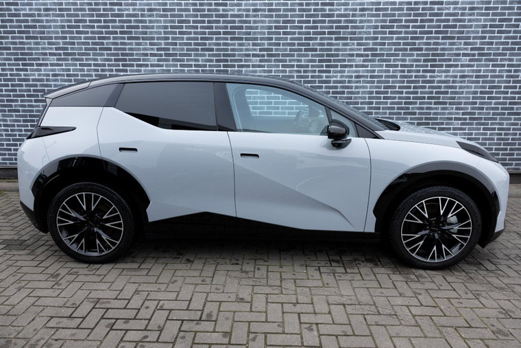 Vehicle Image 17