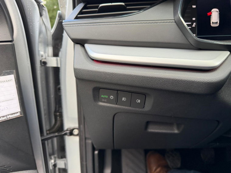 Vehicle Image 22