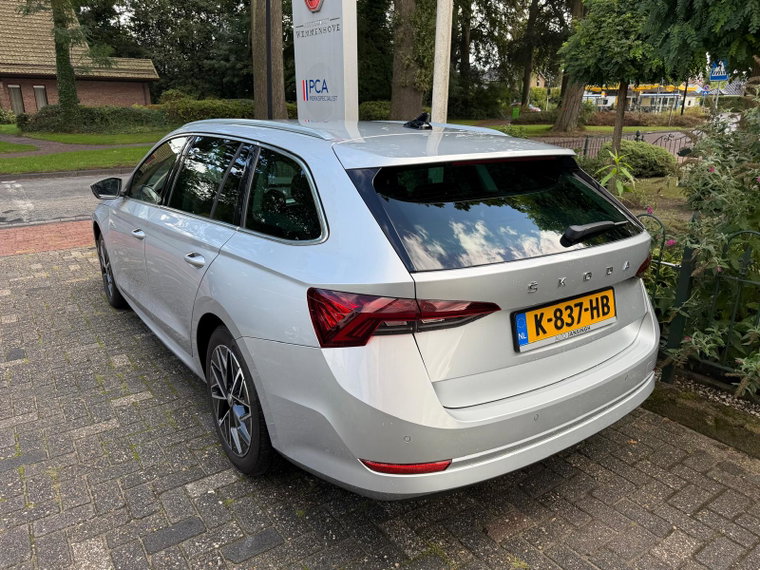 Vehicle Image 48