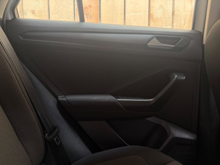 Vehicle Image 42