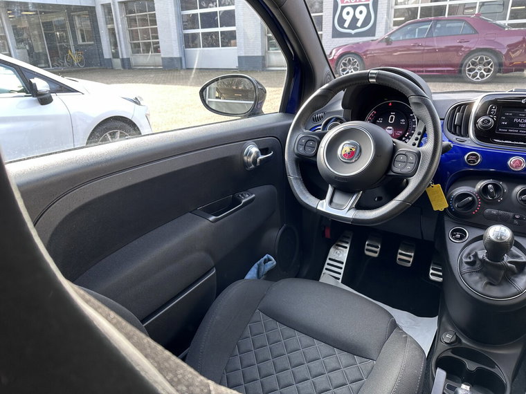 Vehicle Image 17