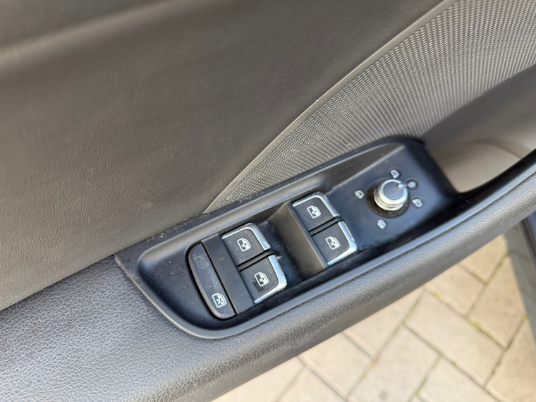 Vehicle Image 29
