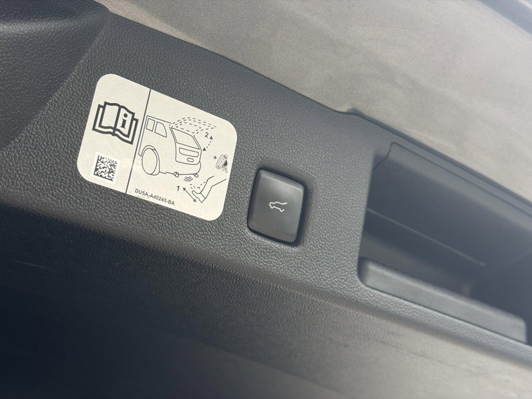 Vehicle Image 33